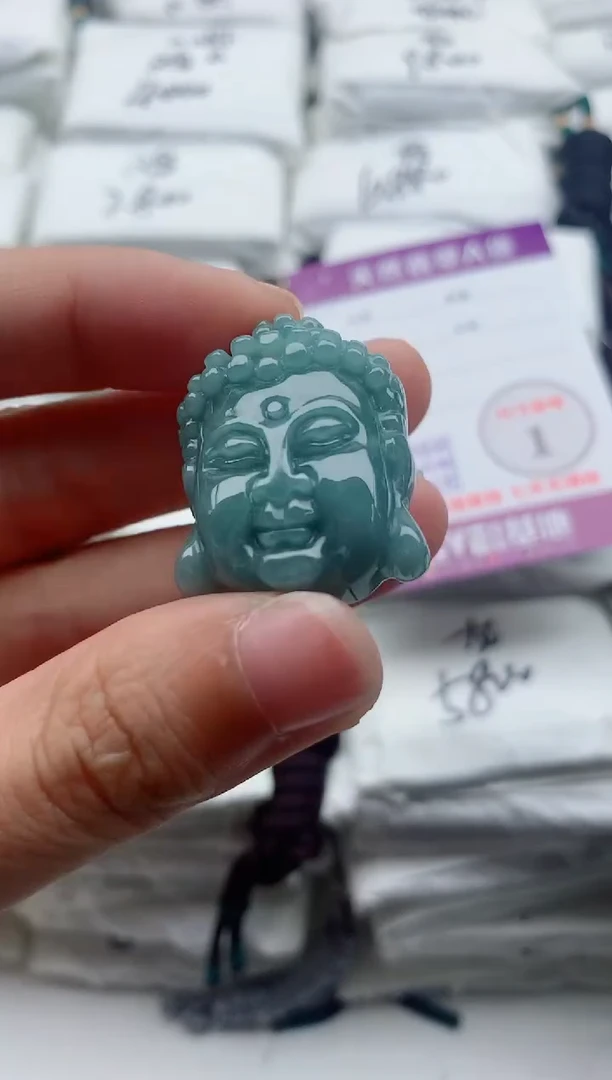 翡翠未镶嵌颈饰··········