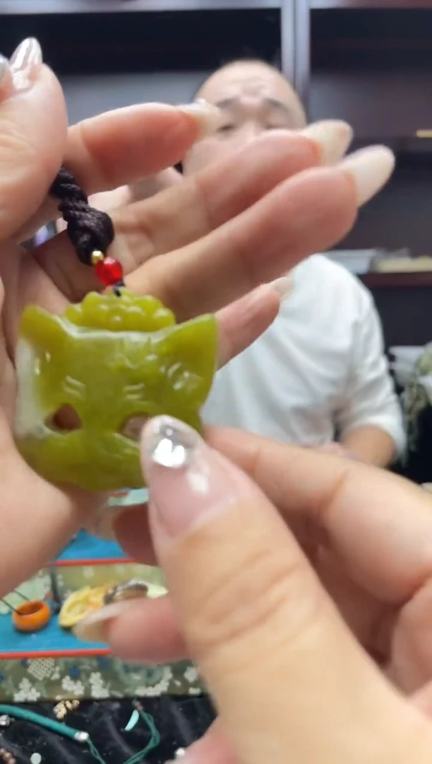未镶嵌岫玉吊坠·
