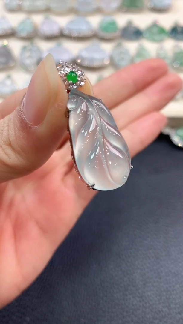 【闪购商品】翡翠吊坠(不含链)18K金镶嵌n18