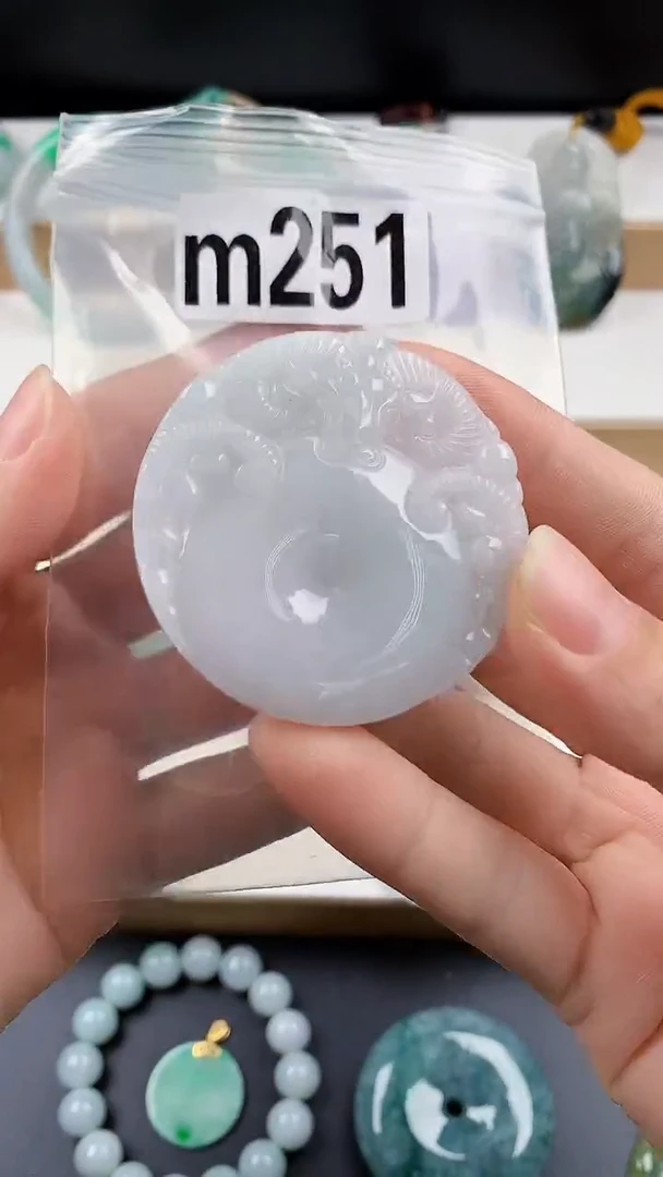 颈饰未镶嵌翡翠天然翡翠吊坠挂件