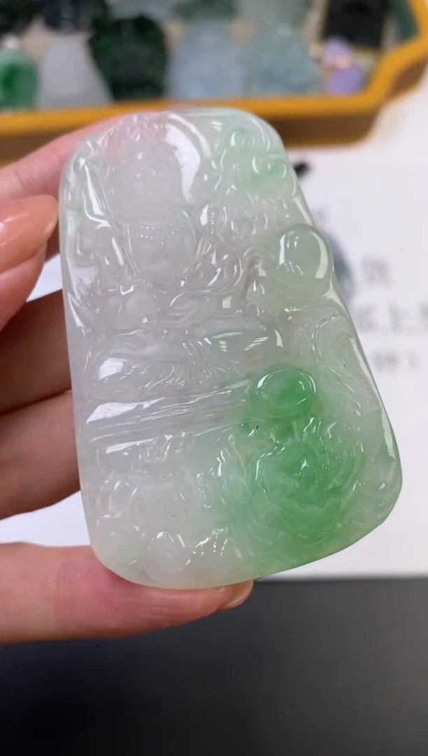 未镶嵌挂件翡翠302594    多人