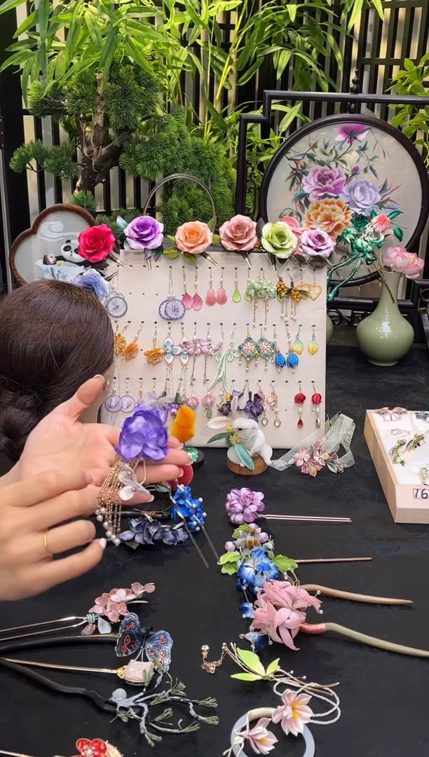 织绣?****池非遗绒花苏绣饰品