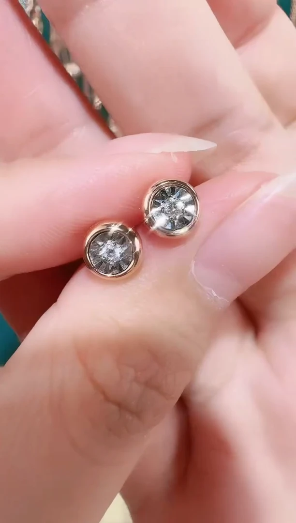 耳钉18K金镶嵌钻石耳钉