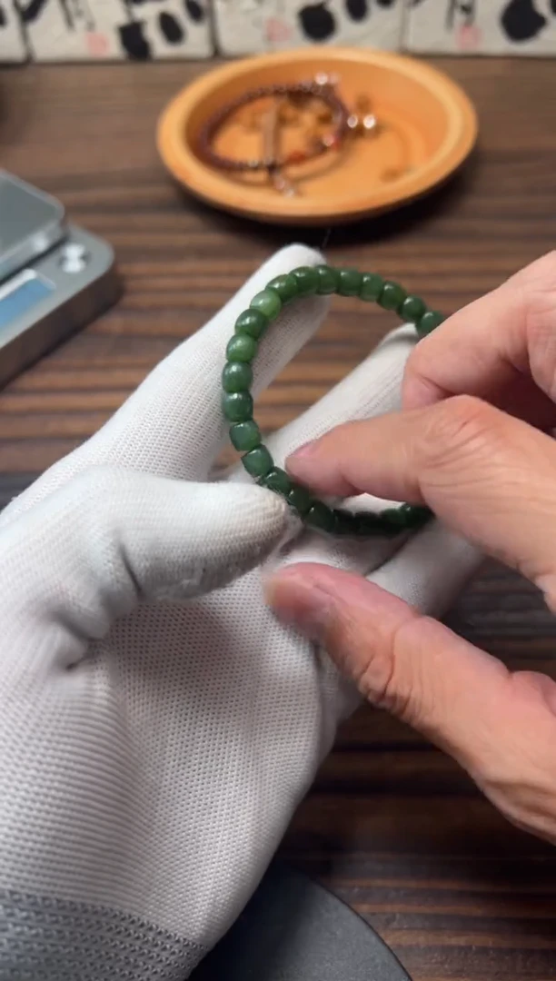 未镶嵌和田玉（碧玉）珠宝奇石和田玉手串