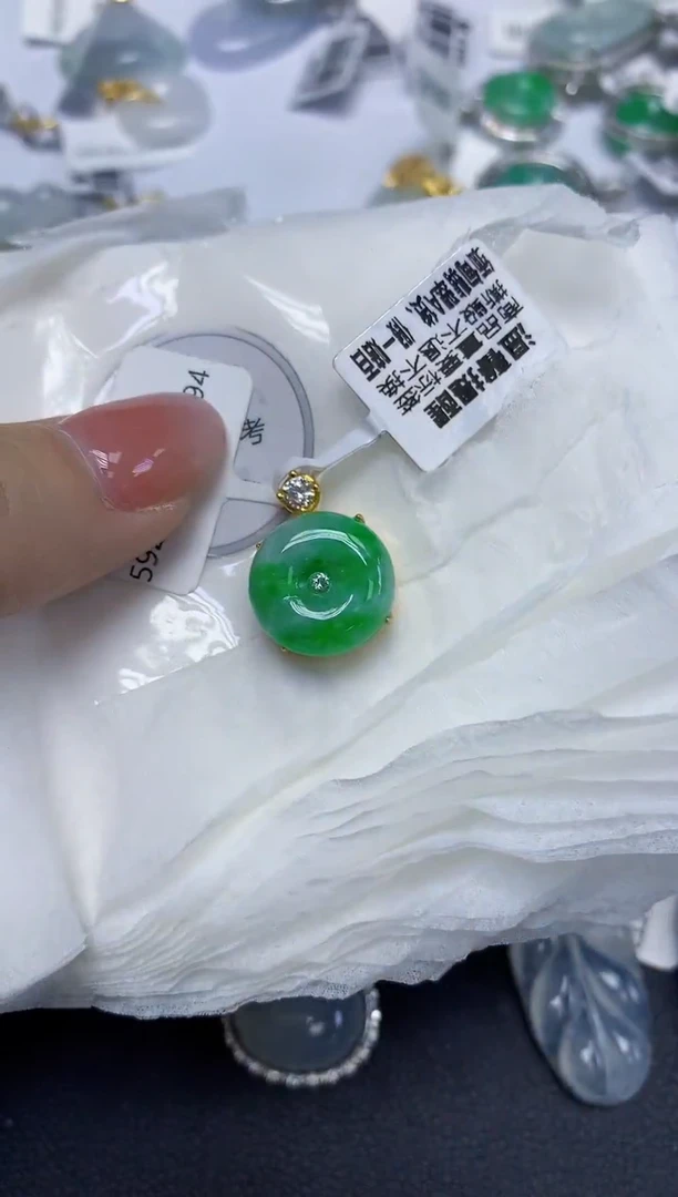 颈饰未镶嵌翡翠天然缅甸翡翠A货多样性发一件