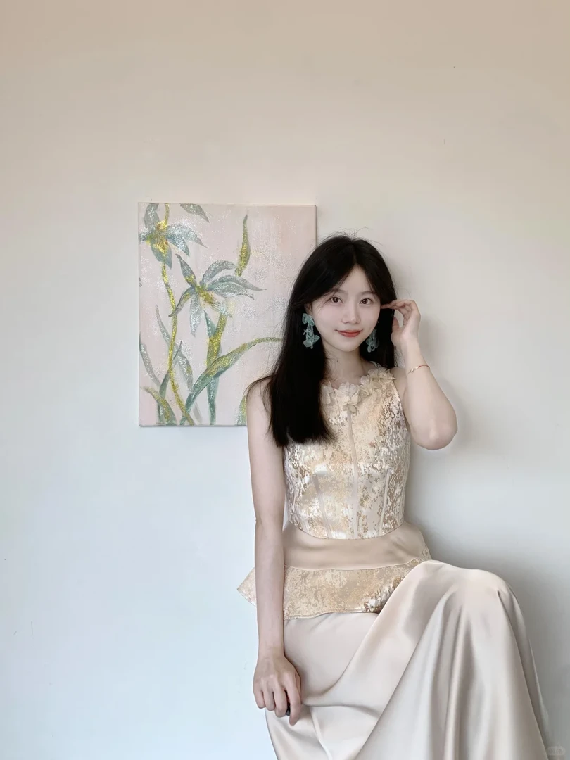 新中式立体纱花鎏金上衣设计感半身裙缎面国风披肩开衫三件套女潮