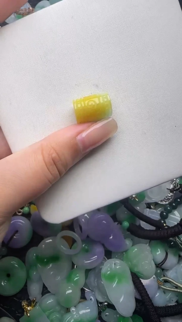 翡翠未镶嵌颈饰天然缅甸翡翠吊坠