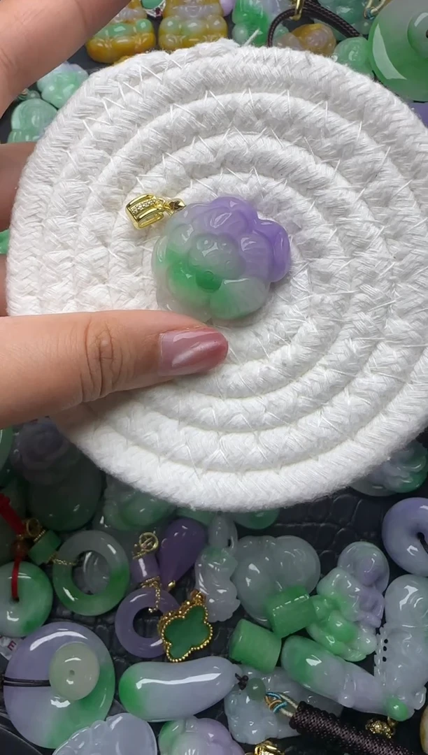 颈饰未镶嵌翡翠缅甸翡翠吊坠