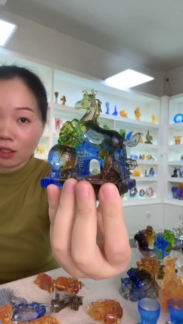 手工艺品琉璃马大