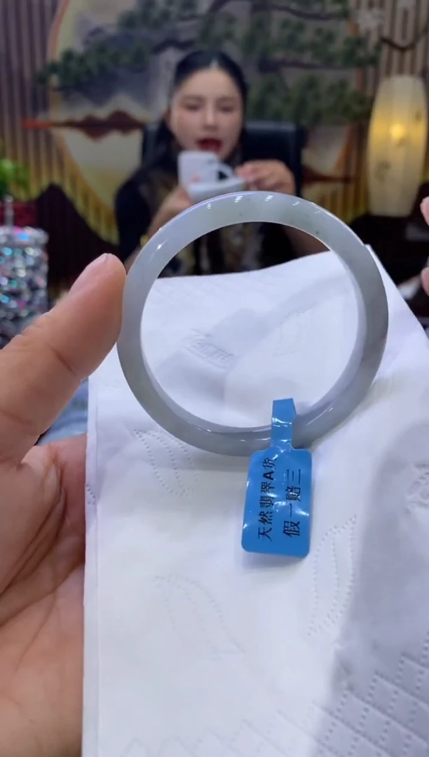 【闪购商品】翡翠手镯未镶嵌多人05218