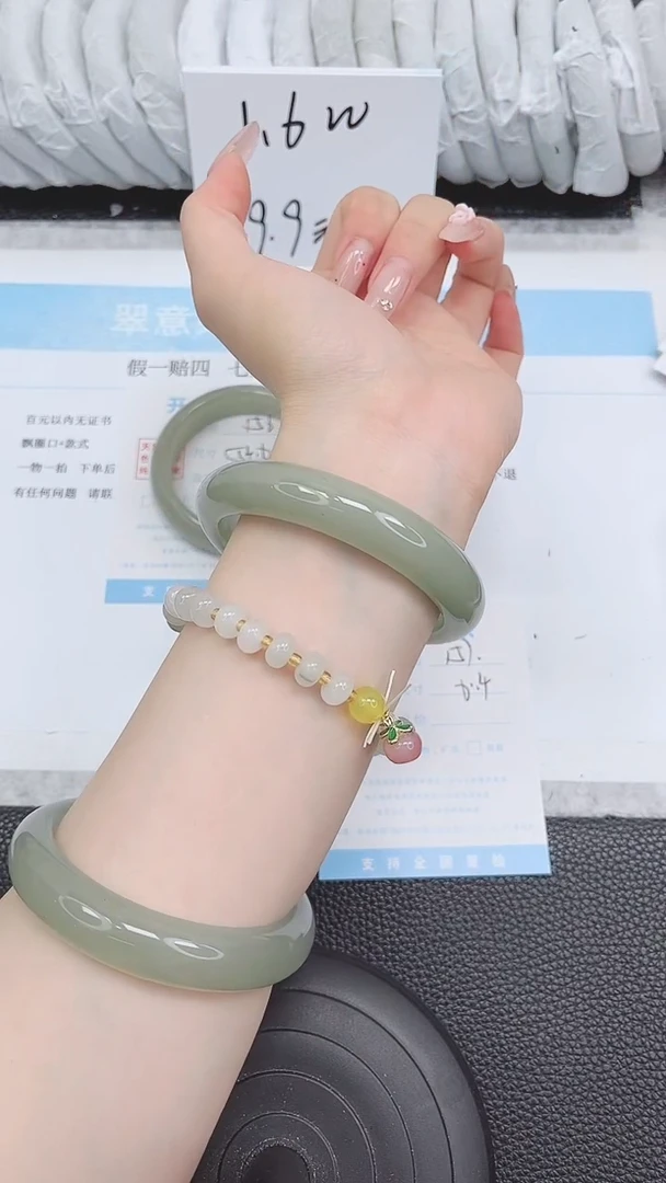 未镶嵌手镯石英质玉157-60.4