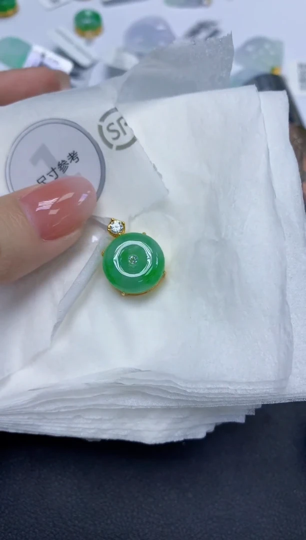 颈饰未镶嵌翡翠天然缅甸翡翠A货多样性发一件