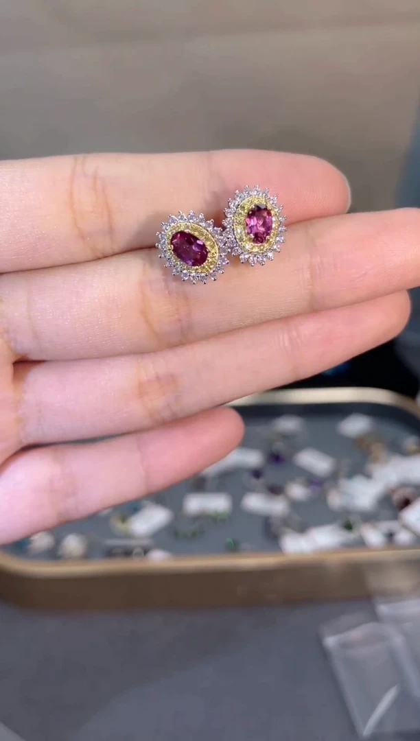 银S925镶嵌耳饰石榴石（紫牙乌）天然宝石