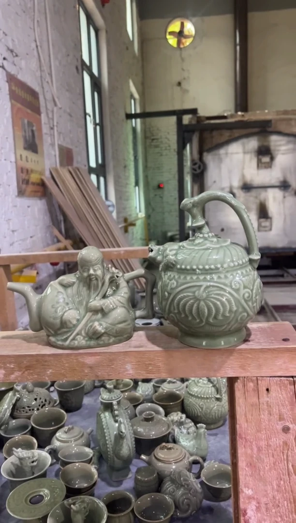 微瑕耀州窑青瓷倒流壶+两心壶