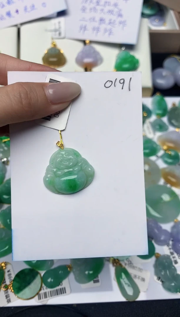 翡翠18K金镶嵌颈饰11111111