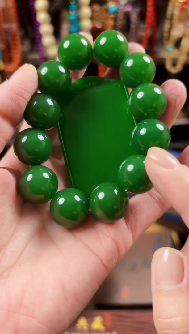 和田玉未镶嵌颈饰..................