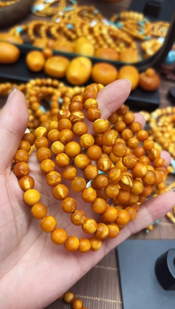 【闪购商品】琥珀裸石未镶嵌8mm+花蜡圆珠多样性发其中一件