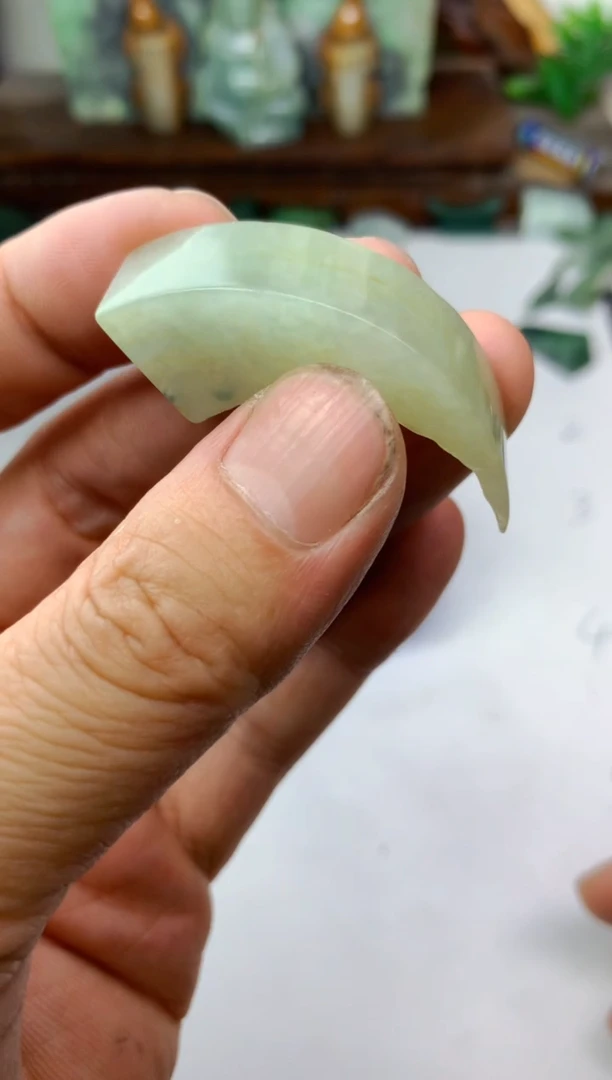 颈饰未镶嵌翡翠陈*料子