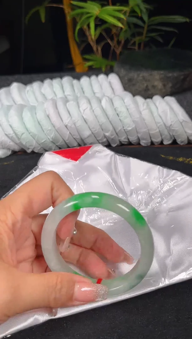 缅风时尚冰透美人手镯【直播间专用链接】A340