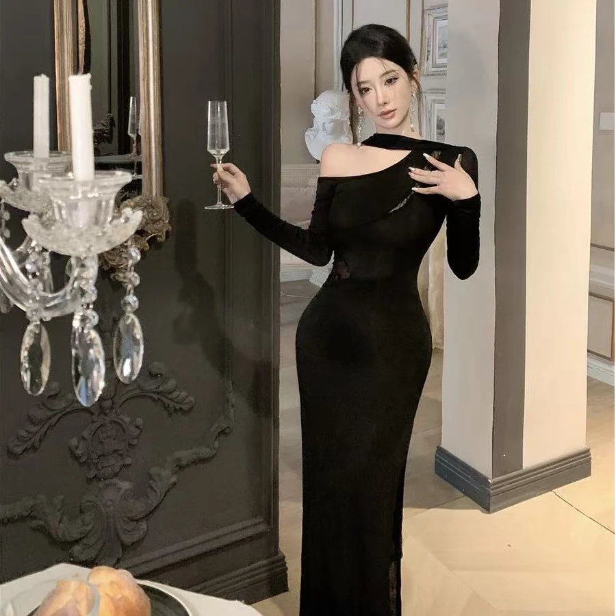 纯欲风斜肩长袖黑色连衣裙女蕾丝拼接收腰长裙显身材包臀裙子