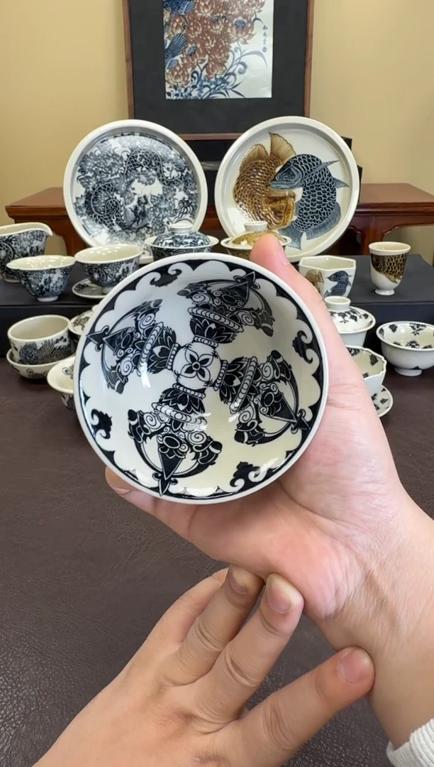 二号釉金刚杵纹压手杯