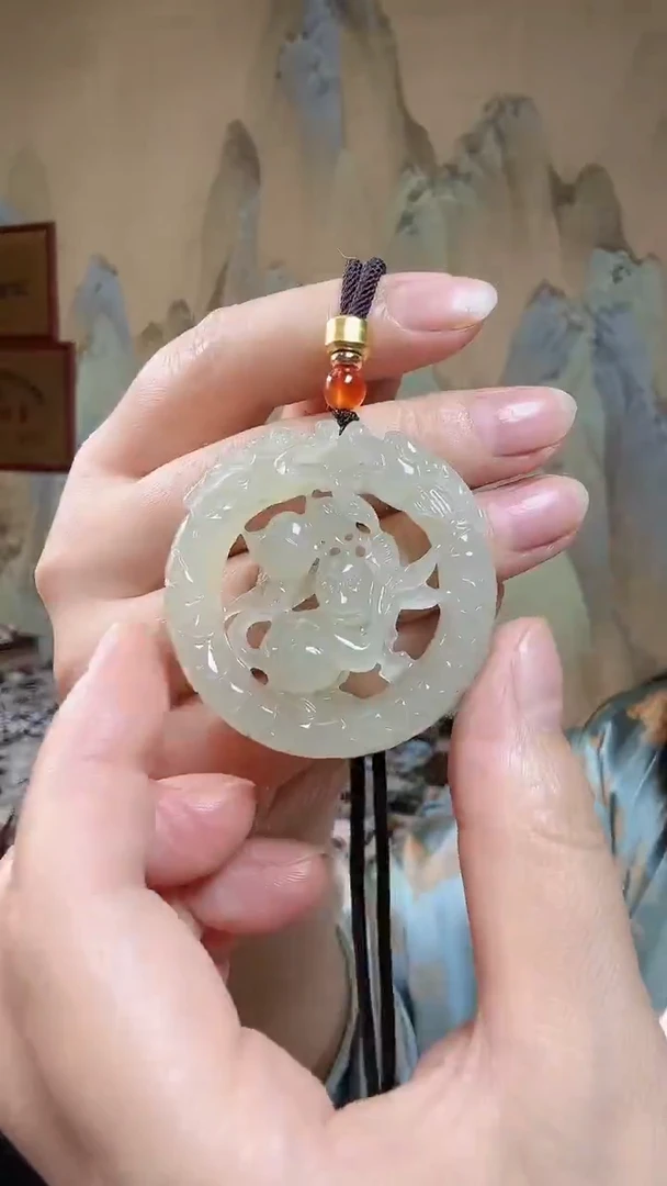 颈饰未镶嵌和田玉.