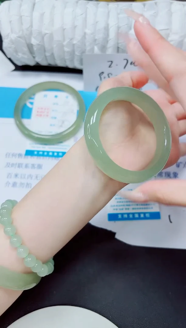 石英质玉手镯未镶嵌108/58.3AAA