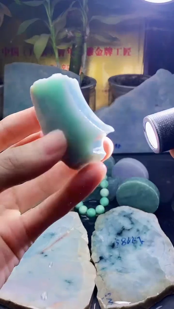 未镶嵌挂件翡翠小雨225