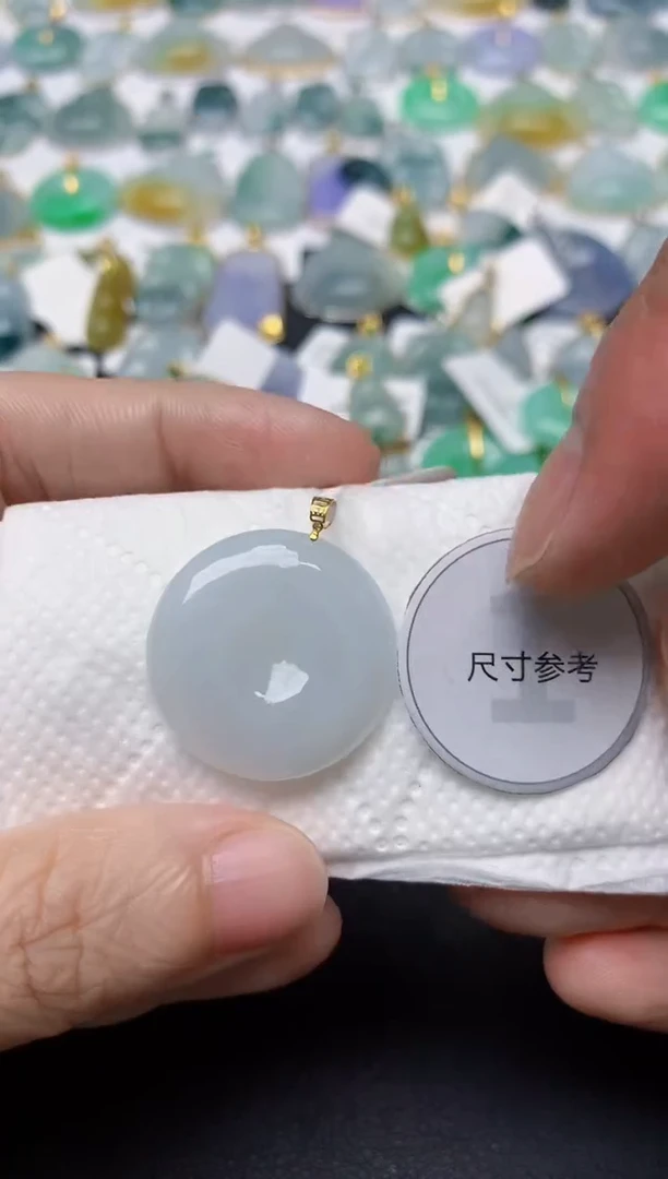 翡翠18K金镶嵌颈饰天然缅甸A货翡翠