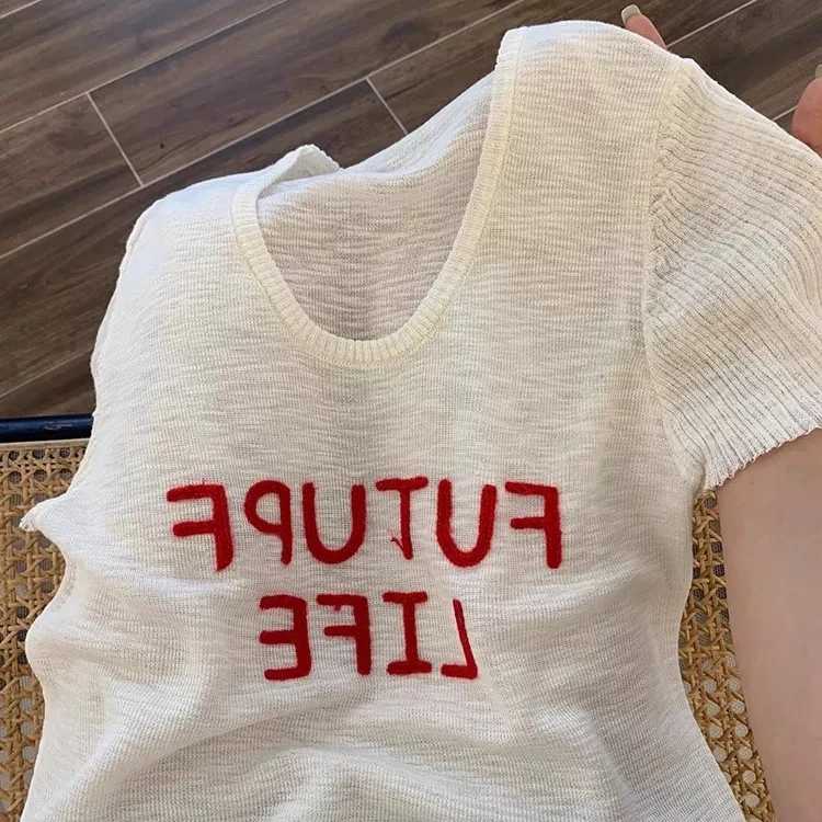 韩系立体字母刺绣正肩短袖针织衫女夏季宽松薄款气质减龄U领上衣
