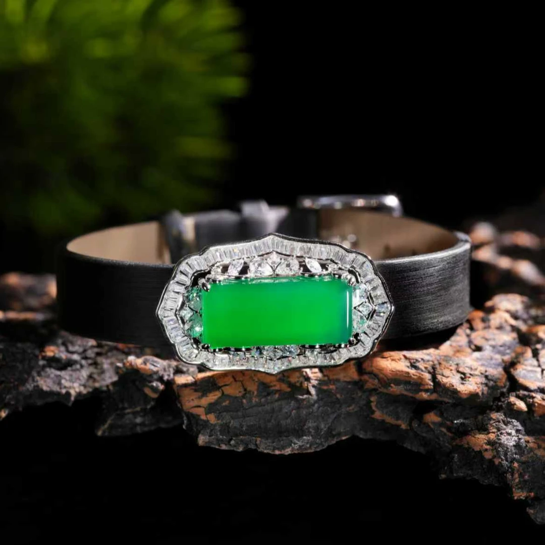 VISING珠宝天然绿玉髓无事牌腕带手链手表爆闪T方钻设计款