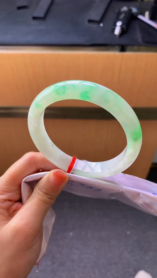 未镶嵌手镯翡翠- C220圈口 63.5全款6.5万 定金2万