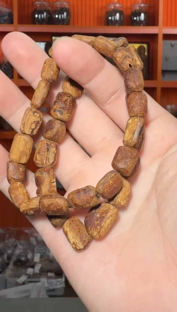 吊坠沉香斯里兰卡红土多样性发一