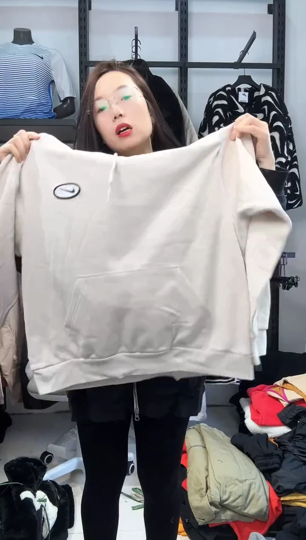 2479 编码  瑕疵直播间过款为准 尺码170 XL