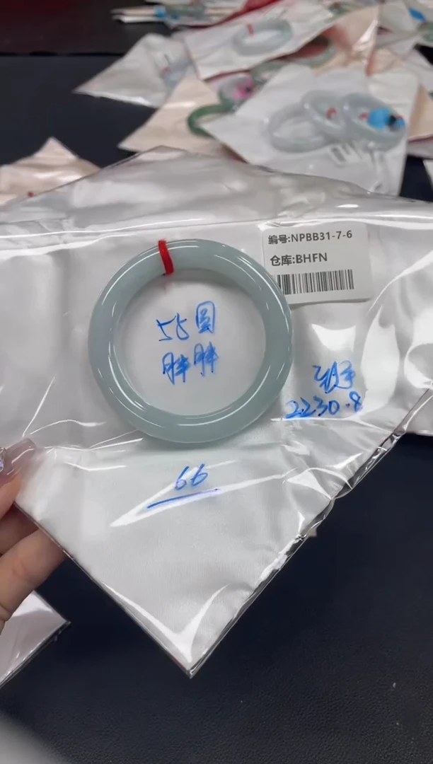 未镶嵌手镯翡翠翡翠手镯
