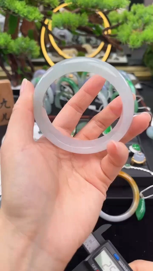 未镶嵌手镯翡翠手镯