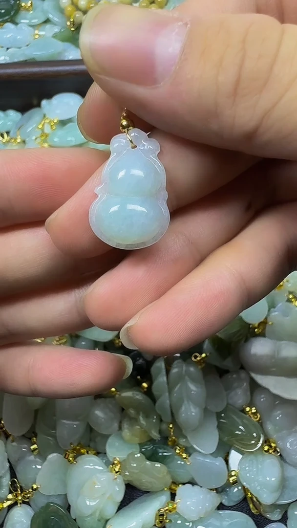 颈饰未镶嵌翡翠颈饰未嵌镶翡翠