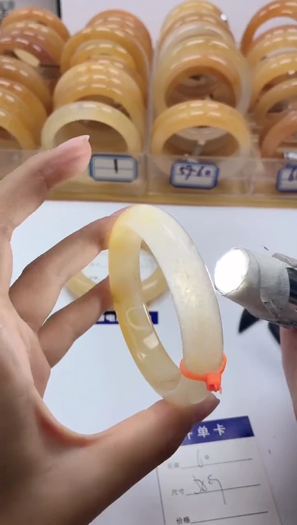 石英质玉手镯未镶嵌60/58.9