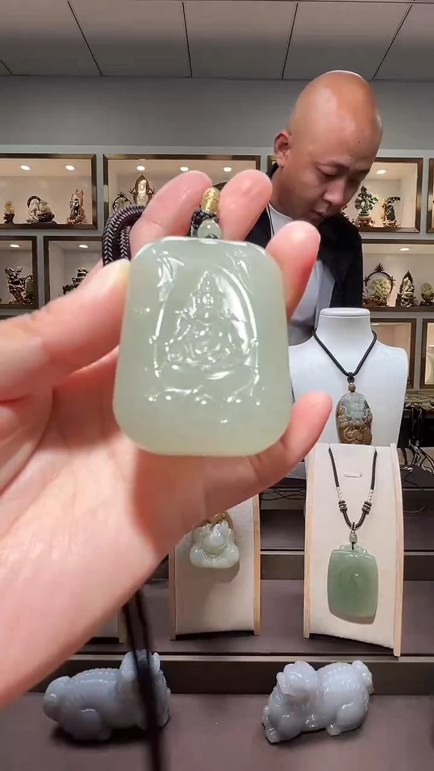 和田玉未镶嵌车挂苏