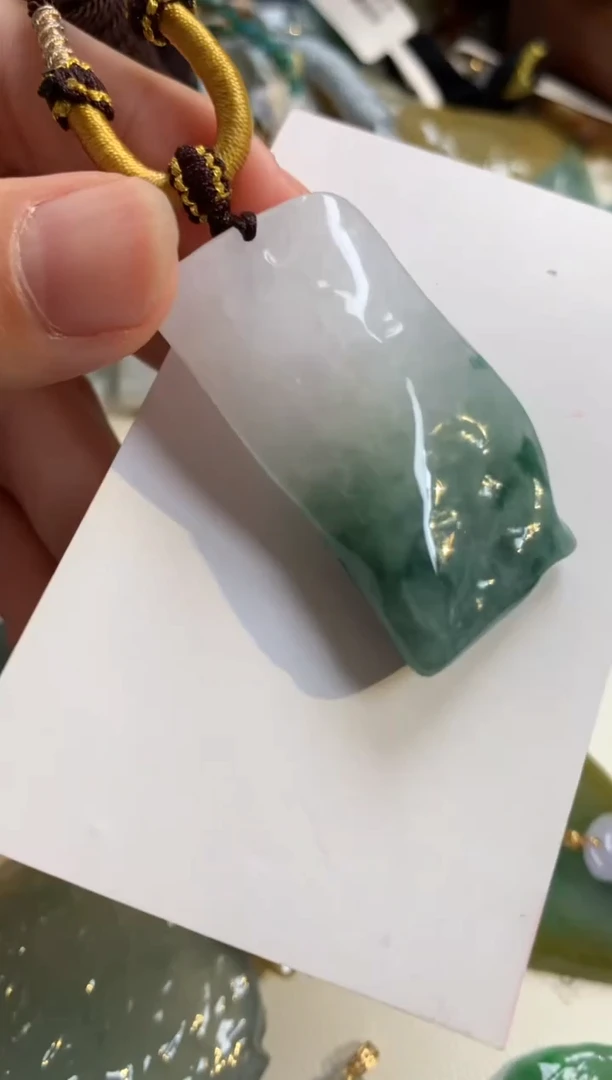 【闪购商品】翡翠颈饰未镶嵌吊坠