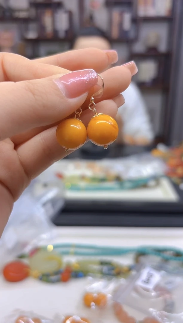 【闪购商品】蜜蜡耳饰14K金镶嵌耳勾E205