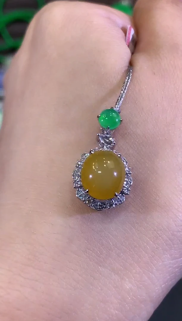 吊坠(不含链)18K金镶嵌翡翠B110