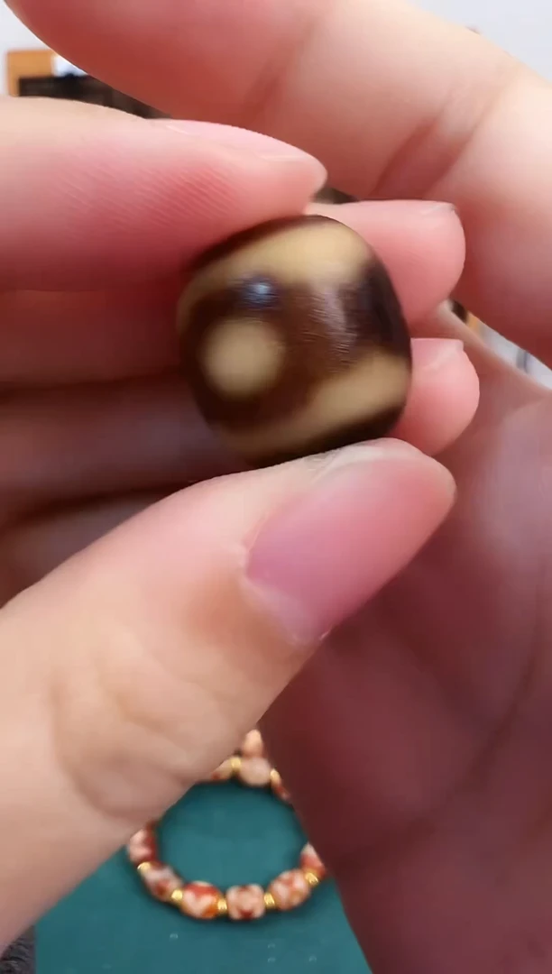 玛瑙/玉髓（覆膜）颈饰未镶嵌9.（微瑕）