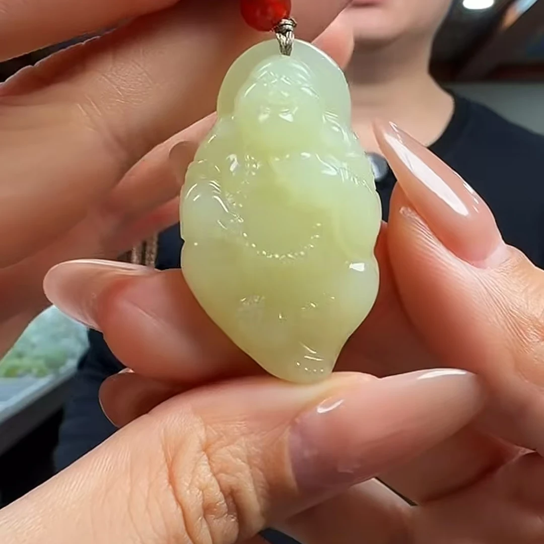 正宗天然和田玉吊坠