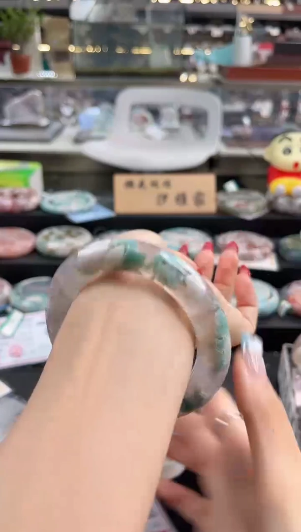 未镶嵌手镯石英质玉六*六圈口（赠品镯心）