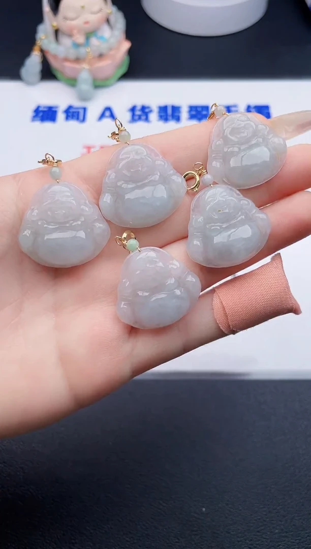 翡翠未镶嵌颈饰多样性发其一