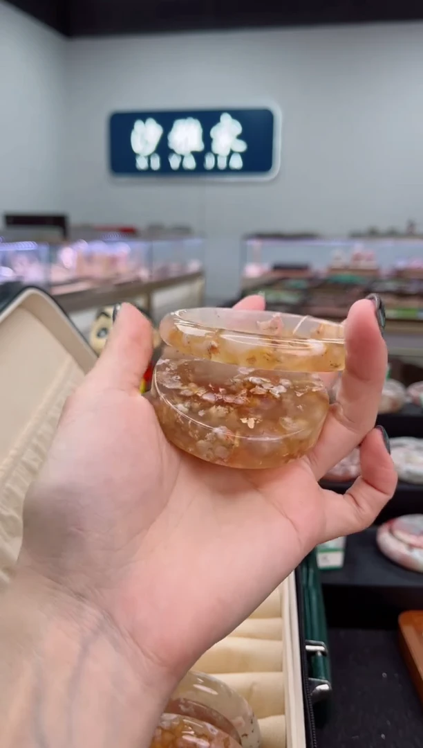 石英质玉手镯未镶嵌63圈口（赠品镯心）6886019