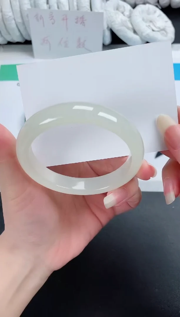 【闪购商品】石英质玉手镯未镶嵌128-59.3