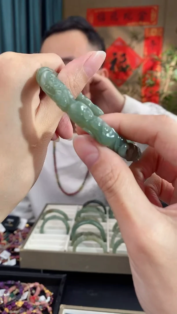 【闪购商品】和田玉手镯未镶嵌589