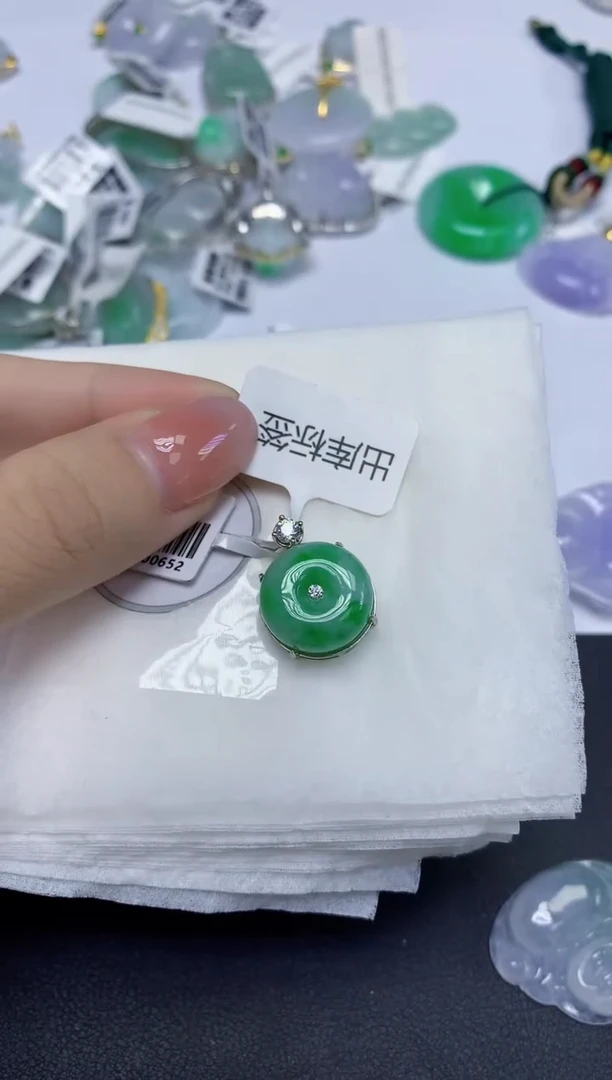 颈饰未镶嵌翡翠天然缅甸翡翠A货多样性发一件